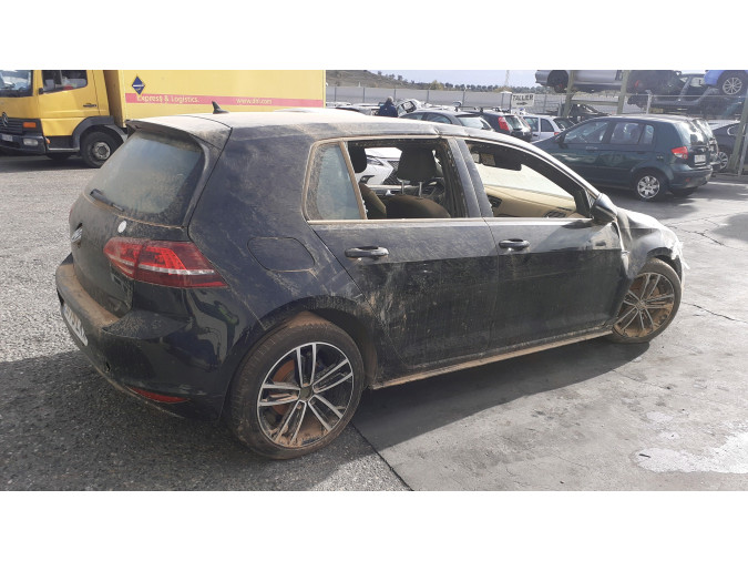 CONCHA PASE R.DL.D. VOLKSWAGEN GOLF GTE 2015