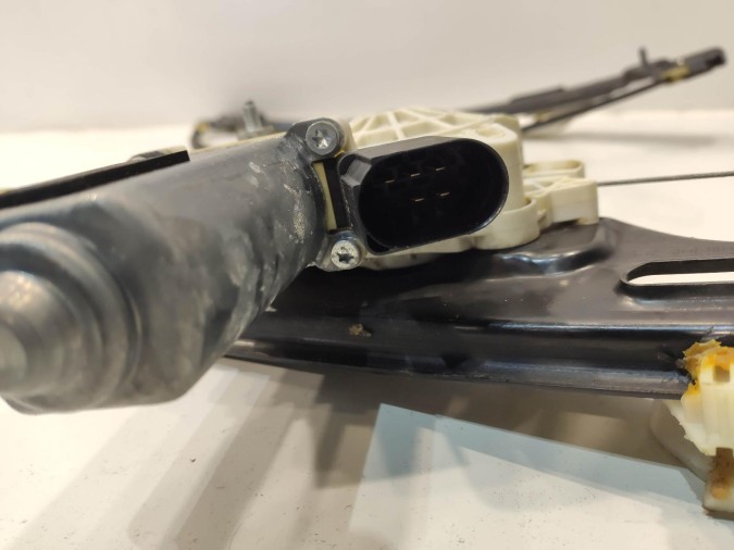 ELEVALUNAS DELANTERO DERECHO BMW X6 2013