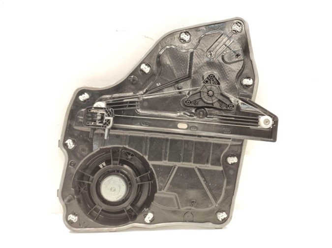 ELEVALUNAS TRASERO DERECHO FORD FOCUS 2020