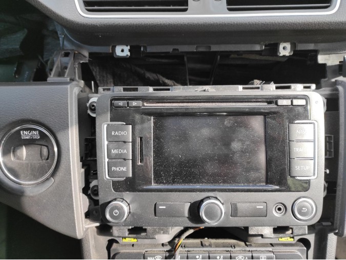 SAT. NAV. UNIT VOLKSWAGEN PASSAT 2011