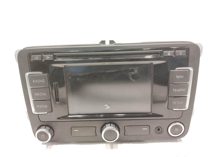 SAT. NAV. UNIT VOLKSWAGEN PASSAT 2011