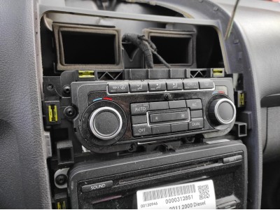 MANDO CALEFACCIÓN VOLKSWAGEN TOURAN 2011