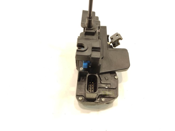 CERRADURA PUERTA DELANTERA DERECHA FORD FOCUS 2008