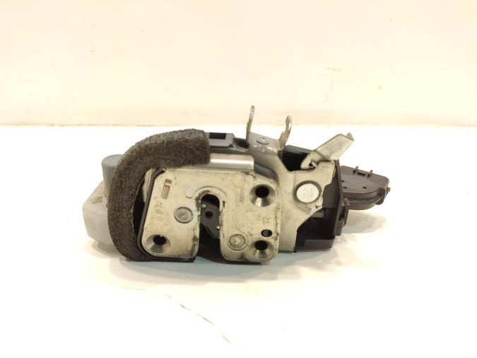 CERRADURA PUERTA DELANTERA DERECHA NISSAN JUKE 2011