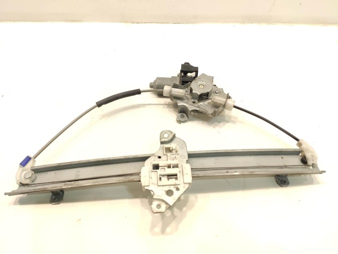 ELEVALUNAS DELANTERO DERECHO NISSAN JUKE 2011