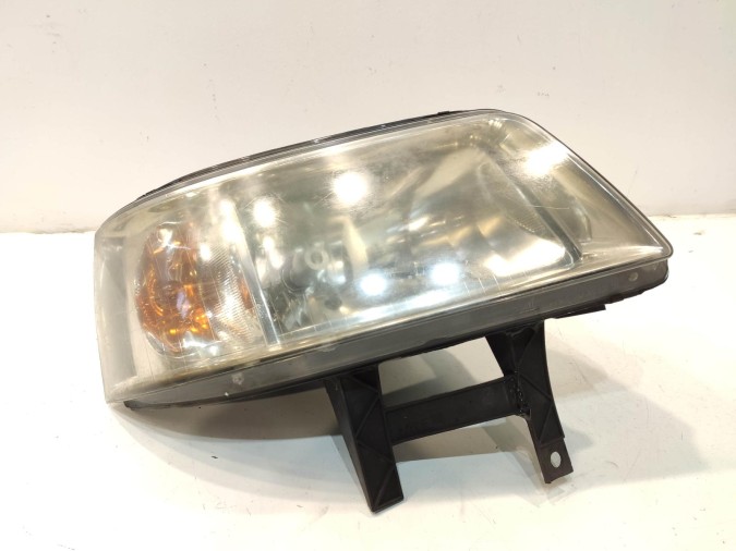 FARO DELANTERO DERECHO VOLKSWAGEN TRANSPORTER 2004