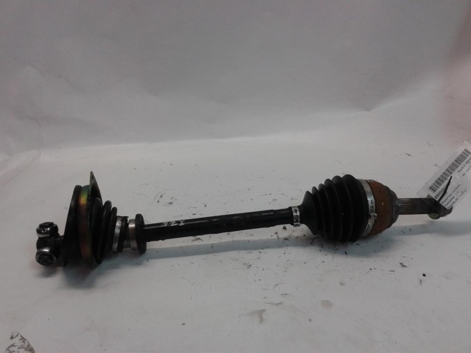 TRANSMISION DELANTERA IZQUIERDA MITSUBISHI CARISMA 1998
