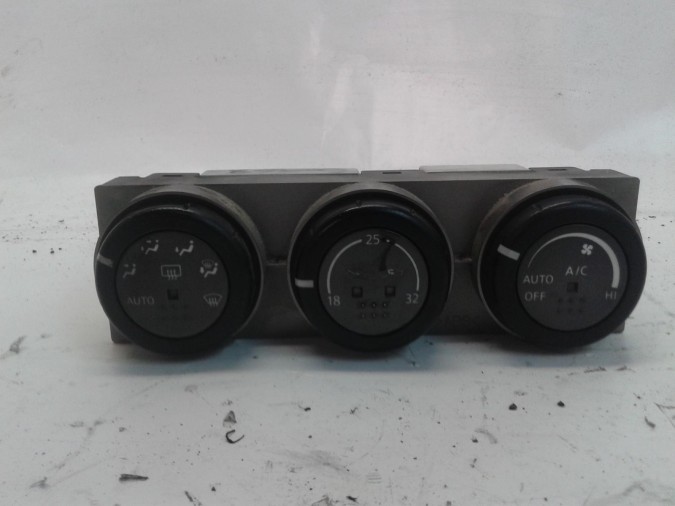 MANDO CALEFACCIÓN MITSUBISHI CARISMA 2001