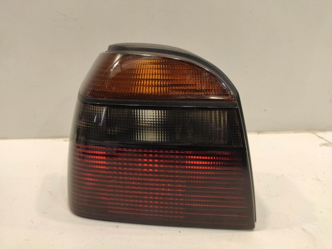 PILOTO TRASERO IZQUIERDO VOLKSWAGEN GOLF 2006