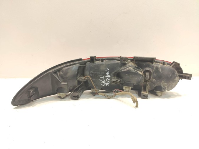 PILOTO TRASERO DERECHO SKODA SUPERB 1994