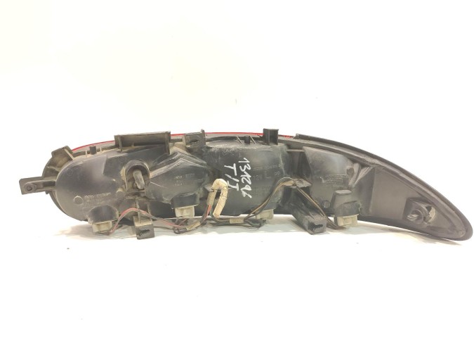 PILOTO TRASERO IZQUIERDO SKODA SUPERB 1994