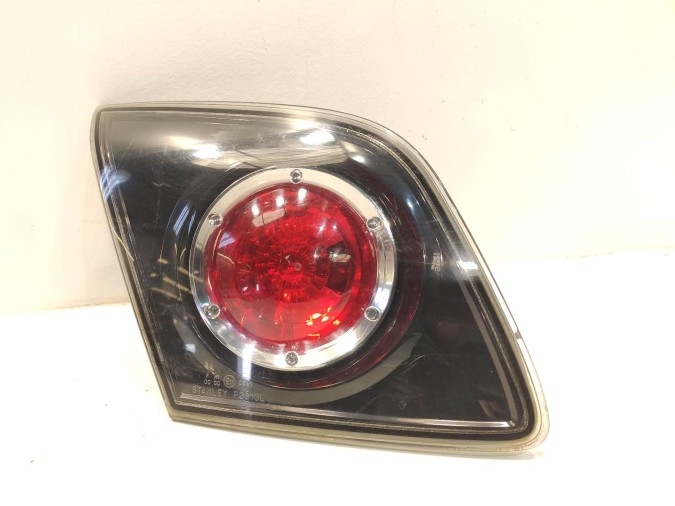 PILOTO TRASERO IZQUIERDO MAZDA 3 2005