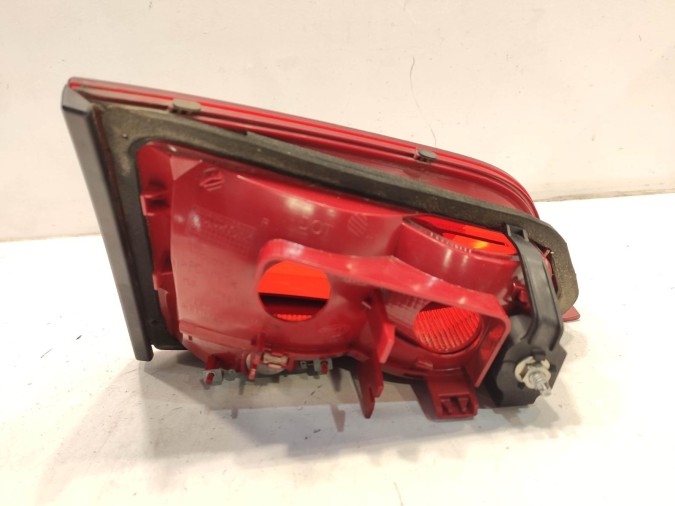 PILOTO TRASERO DERECHO INTERIOR FORD FOCUS C MAX 2009