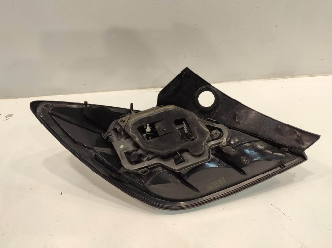 PILOTO TRASERO DERECHO OPEL ASTRA 2006