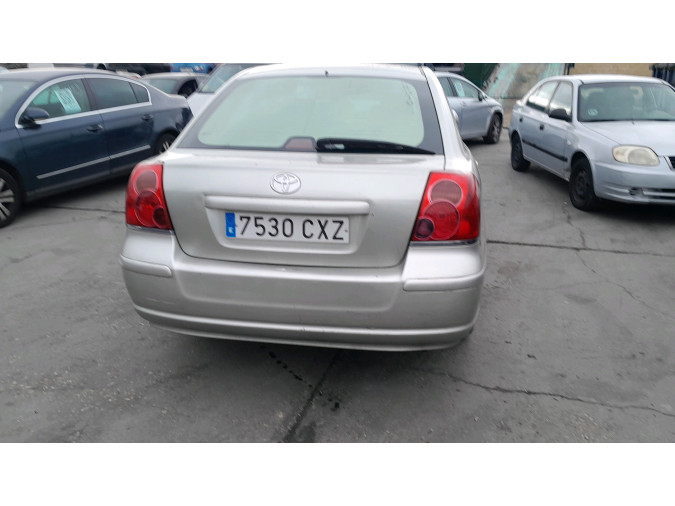 Intercooler TOYOTA AVENSIS 2004