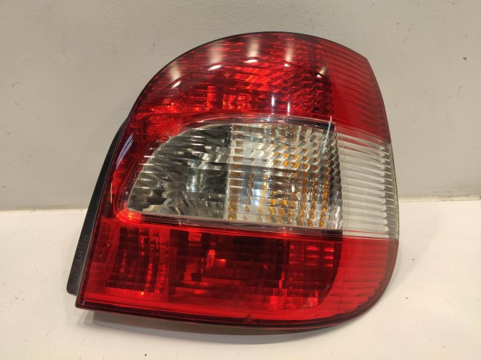 PILOTO TRASERO DERECHO RENAULT SCENIC 2002