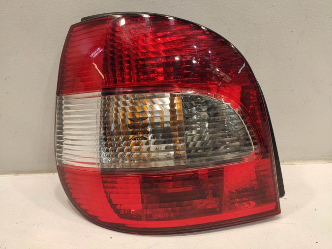 PILOTO TRASERO IZQUIERDO RENAULT SCENIC 2002