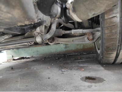 BRAZO SUSPENSION INFERIOR DELANTERO DERECHO AUDI A4 2010