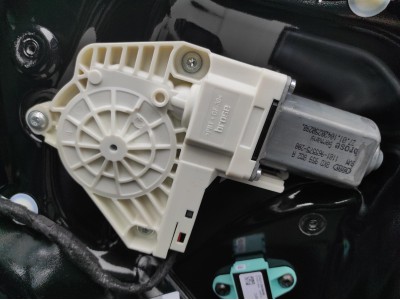 ELEVALUNAS DELANTERO DERECHO AUDI A4 2010