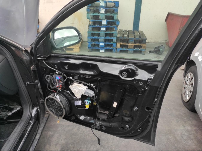 ELEVALUNAS DELANTERO DERECHO AUDI A4 2010