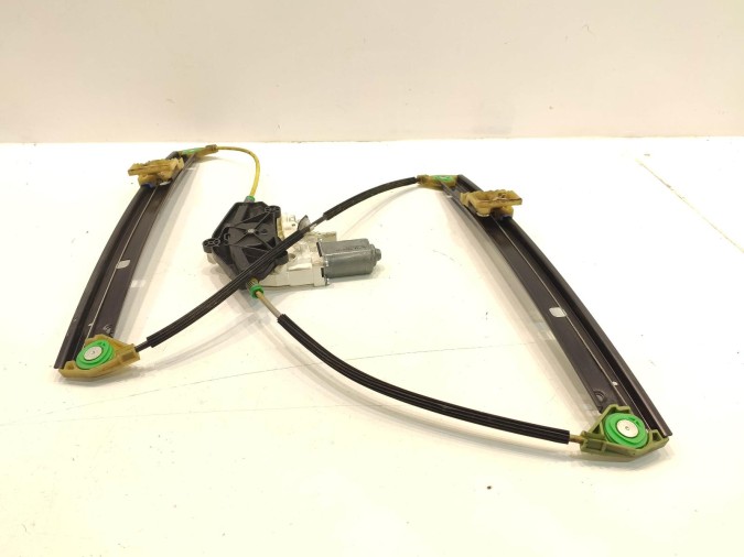 ELEVALUNAS DELANTERO DERECHO AUDI A4 2010