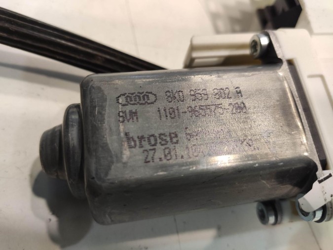 ELEVALUNAS DELANTERO DERECHO AUDI A4 2010