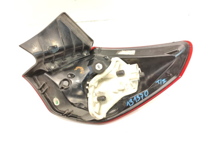 PILOTO TRASERO IZQUIERDO OPEL ASTRA 2012