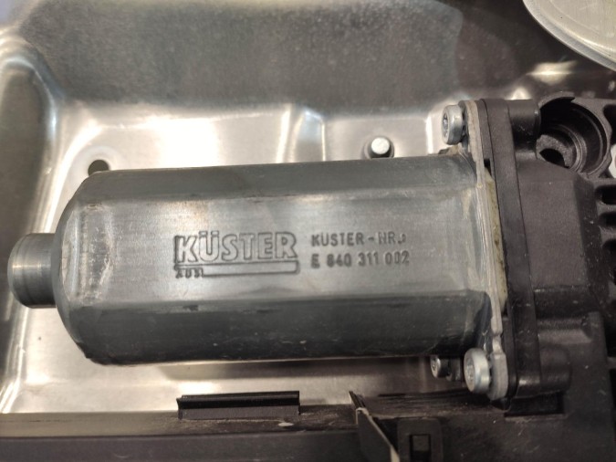 ELEVALUNAS TRASERO IZQUIERDO MAZDA 2 2010