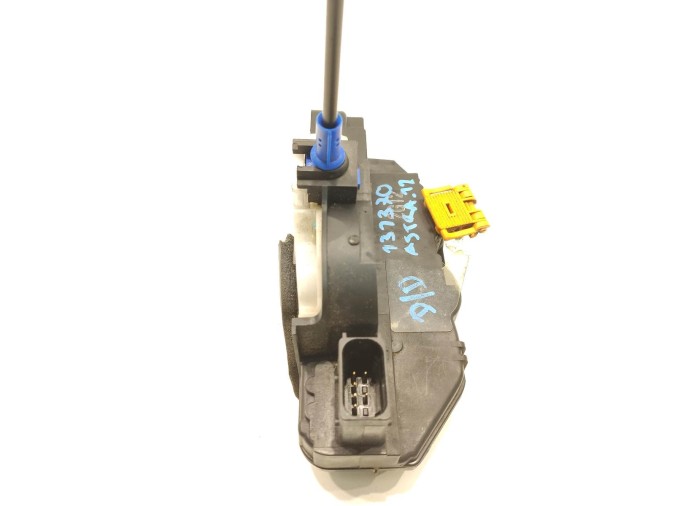 CERRADURA PUERTA DELANTERA DERECHA OPEL ASTRA 2012