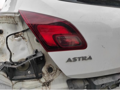 PILOTO TRASERO IZQUIERDO OPEL ASTRA 2012
