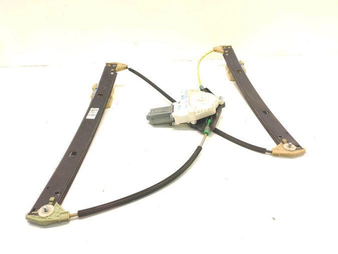 ELEVALUNAS DELANTERO DERECHO TOYOTA YARIS 2010
