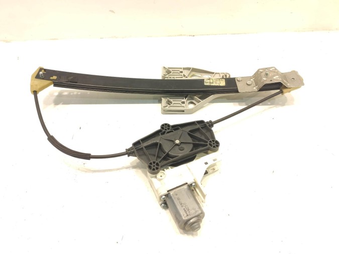 ELEVALUNAS TRASERO DERECHO TOYOTA YARIS 2010