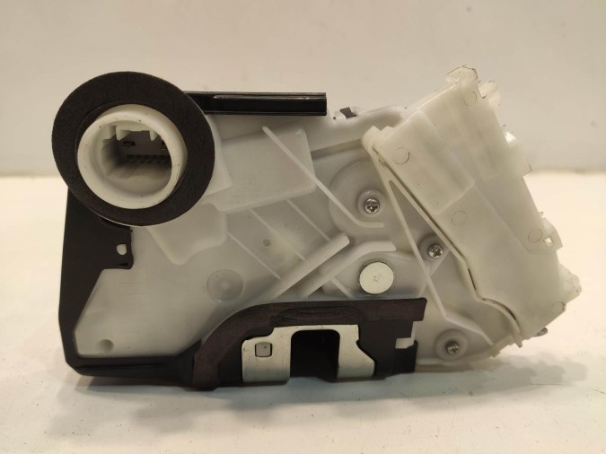 CERRADURA PUERTA DELANTERA IZQUIERDA TOYOTA YARIS 2015