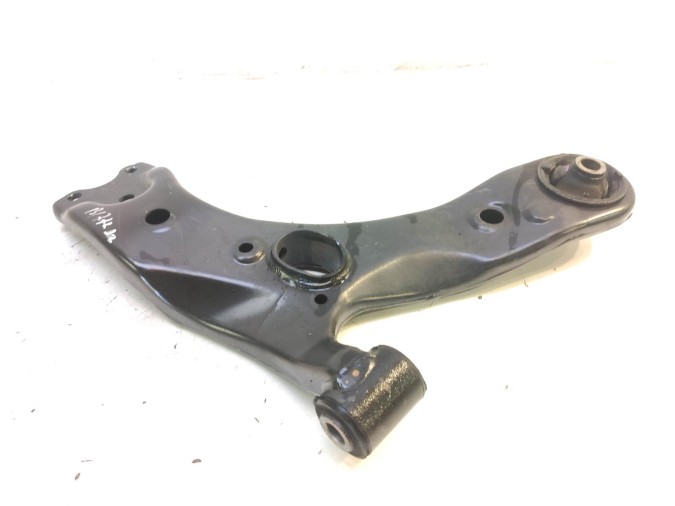 BRAZO SUSPENSION INFERIOR DELANTERO DERECHO TOYOTA VERSO 2017