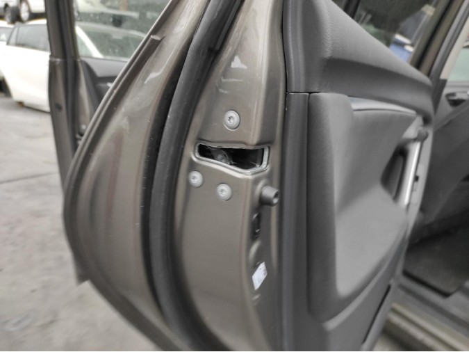 CERRADURA PUERTA DELANTERA DERECHA TOYOTA VERSO 2017