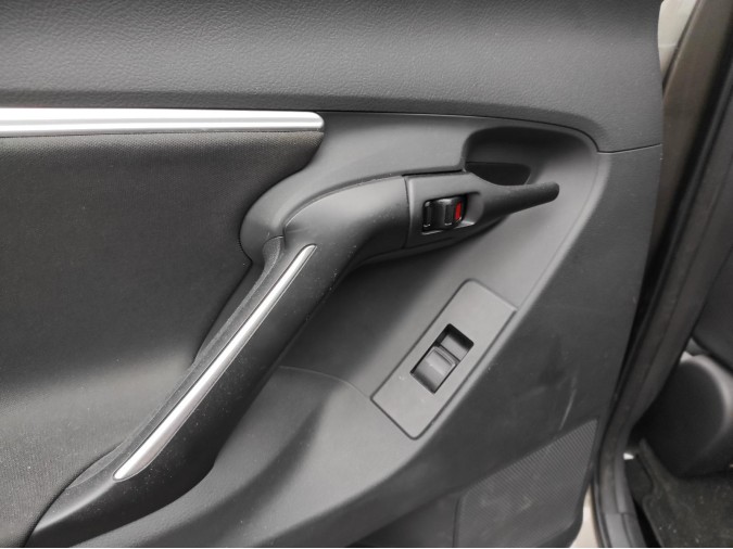 CERRADURA PUERTA DELANTERA DERECHA TOYOTA VERSO 2017