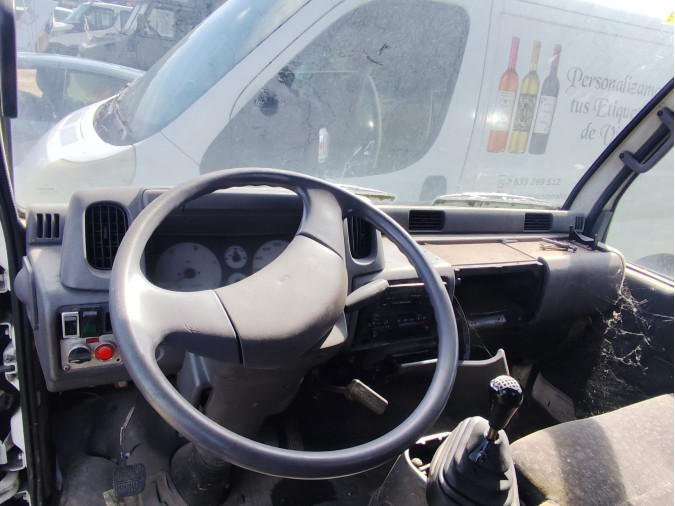 NISSAN CABSTAR 2002