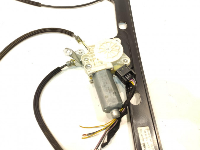 ELEVALUNAS DELANTERO IZQUIERDO MERCEDES VANEO 2003