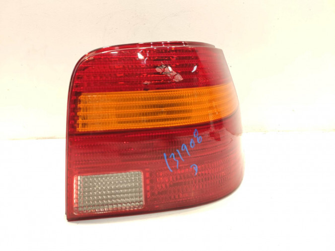 PILOTO TRASERO DERECHO VOLKSWAGEN GOLF 1998