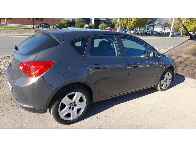 PILOTO TRASERO DERECHO INTERIOIR OPEL ASTRA 2014