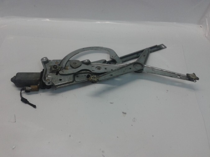 ELEVALUNAS DELANTERO DERECHO BMW SERIE 3 1992