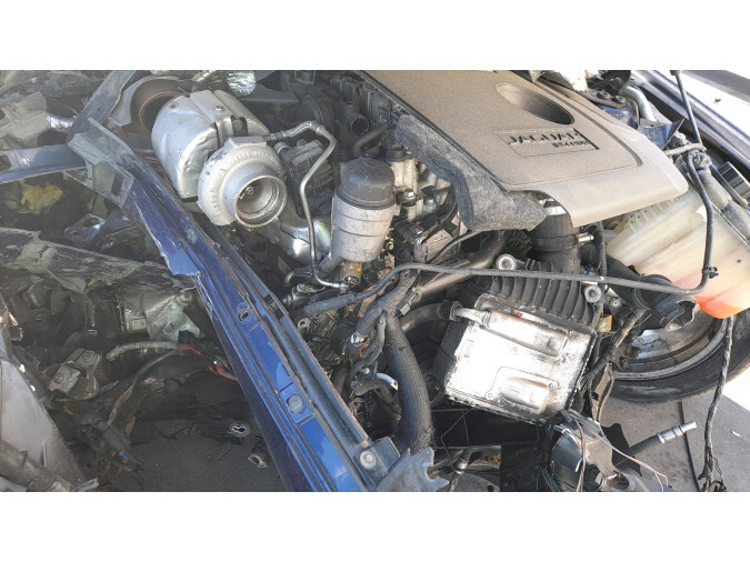 BRAZO SUSPENSION INFERIOR TRASERO DERECHO JAGUAR XE 2015