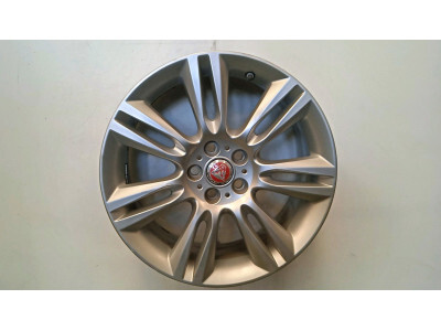 LLANTA JAGUAR XE 2015