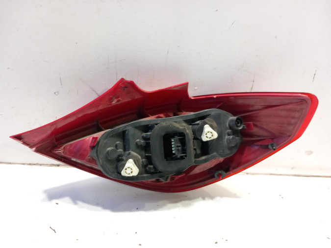 PILOTO TRASERO IZQUIERDO OPEL CORSA 2008