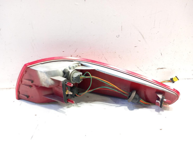 PILOTO TRASERO IZQUIERDO PEUGEOT 607 2001