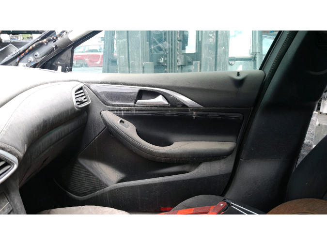 CERRADURA PUERTA DELANTERA DERECHA INFINITI Q30 2016