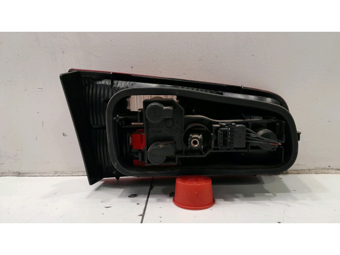 PILOTO TRASERO DERECHO RENAULT LAGUNA 2002