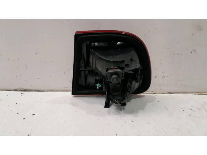 PILOTO TRASERO IZQUIERDO INTERIOR SEAT LEON 2004