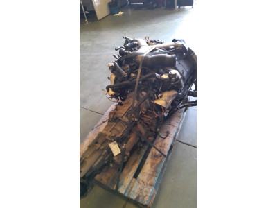 MOTOR CON ACCESORIOS Y CAJA DE CAMBIOS AUDI A6 2000