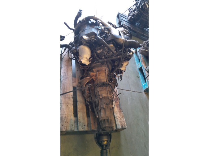 MOTOR CON ACCESORIOS Y CAJA DE CAMBIOS AUDI A6 2000